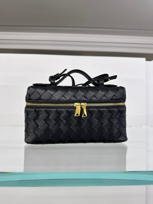 Bottega Veneta 英国代购 vs 香港门市|2026 年最新真实差价比较 - LONDONKELLY 英国名牌代购