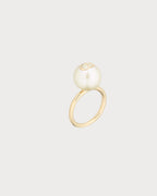 CHRISTIAN DIOR Dior Amulets Ring Matte Gold-Finish Metal with White Resin Pearl | 迪奧 珍珠戒指 (金色)