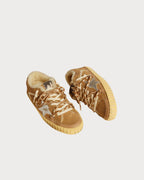 GOLDEN GOOSE Super - Star in beige suede and shearling with metallic leather star | 黃金鵝 Super - Star 米色麂皮與羊毛款,搭配金屬皮革星星(煙草色) - LondonKelly 英國名牌代購