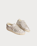 GOLDEN GOOSE Super - Star sneakers in gray - white glitter - effect leather with leather star | 黄金鹅 Super - Star 球鞋采用灰白色亮片效果皮革,搭配皮革星星(灰白色) - LondonKelly 英国名牌代购