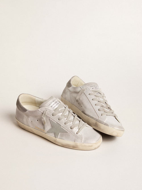 GOLDEN GOOSE Super - Star sneakers in gray - white glitter - effect leather with leather star | 黄金鹅 Super - Star 球鞋采用灰白色亮片效果皮革,搭配皮革星星(灰白色) - LondonKelly 英国名牌代购
