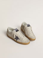 GOLDEN GOOSE Women's Super - Star in ice - gray suede with silver glitter star and leather heel tab | 黄金鹅 女款 Super - Star 冰灰色麂皮款,搭配银色亮片星星与皮革后跟标签(灰色) - LondonKelly 英国名牌代购