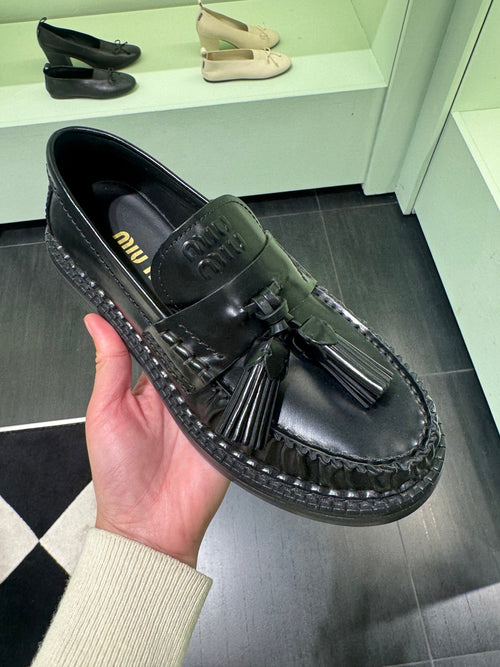 MIU MIU Tassel Loafers in Leather(2 Colors) - LONDONKELLY 英國名牌代購