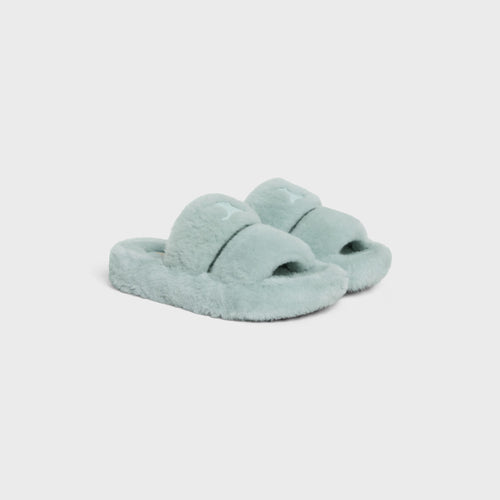 CELINE Slides Triomphe in Shearling | 賽琳 Triomphe 羊毛拖鞋（淺藍色）