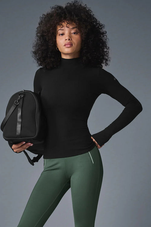ALO YOGA Wellness Rib Mock Neck Long Sleeve | 羅紋高領長袖上衣 (黑色)
